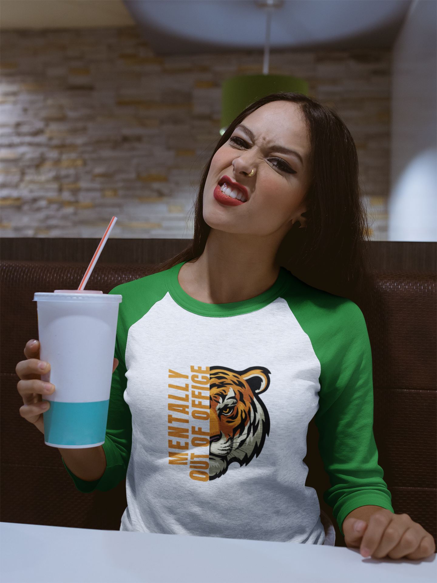 Unisex -Quarter Sleeve Raglan Shirt